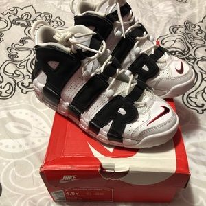 Nike Air More Uptempo ( Grade school )